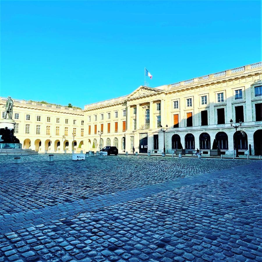 Charme De L'Ancien Pour Cet Appartement Entierement Renove Dans L'Hypercentre De Reims Dış mekan fotoğraf
