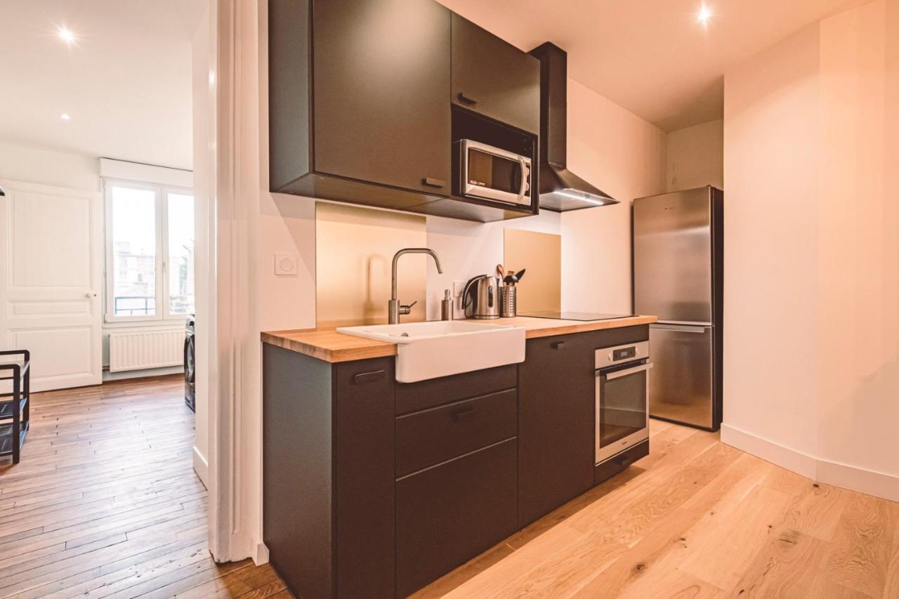 Charme De L'Ancien Pour Cet Appartement Entierement Renove Dans L'Hypercentre De Reims Dış mekan fotoğraf